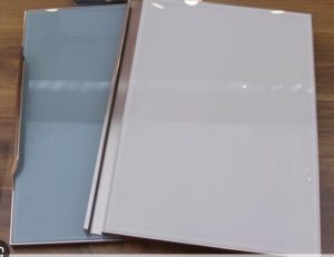 Cánh kính cương lực viền nhôm màu kem bi