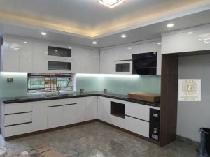 Tủ bếp inox cánh kính Acrylic chữ L 07