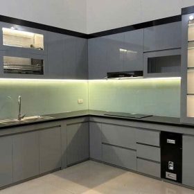 Tủ bếp inox cánh kính cường lực chữ L 01