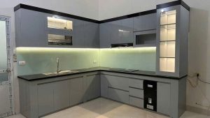 Tủ bếp inox cánh kính cường lực chữ L 01