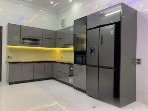 Tủ bếp inox cánh kính cường lực chữ L 05