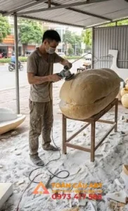 cắt phôi xốp tạo mô hình bánh mỳ