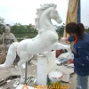 mẫu tượng con ngựa có cánh băng xốp