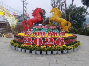 m&ocirc; h&igrave;nh con ngựa bằng xốp trang tr&iacute; tết