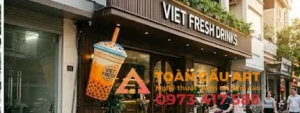  mô hình xốp 3d ly nước uống được treo tại cửa hàng