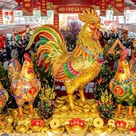 Mô hình tượng con gà linh vật trang trí tết