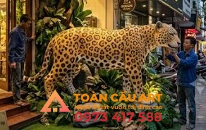 mo-hinh-xop-bao-gam trưng bày mô hình xốp Báo gấm tại của hàng